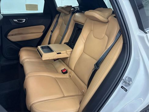 Used 2021 Volvo XC60 T5 Inscription image 14