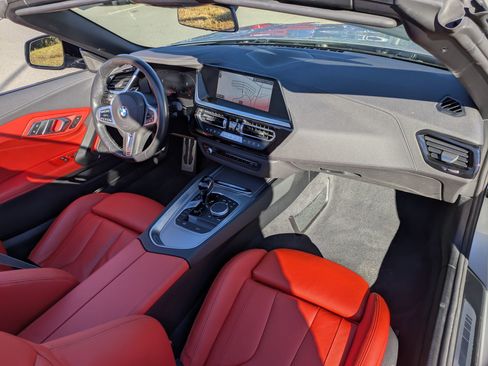 Used 2022 BMW Z4 sDrive30i w/ M Sport Package image 33