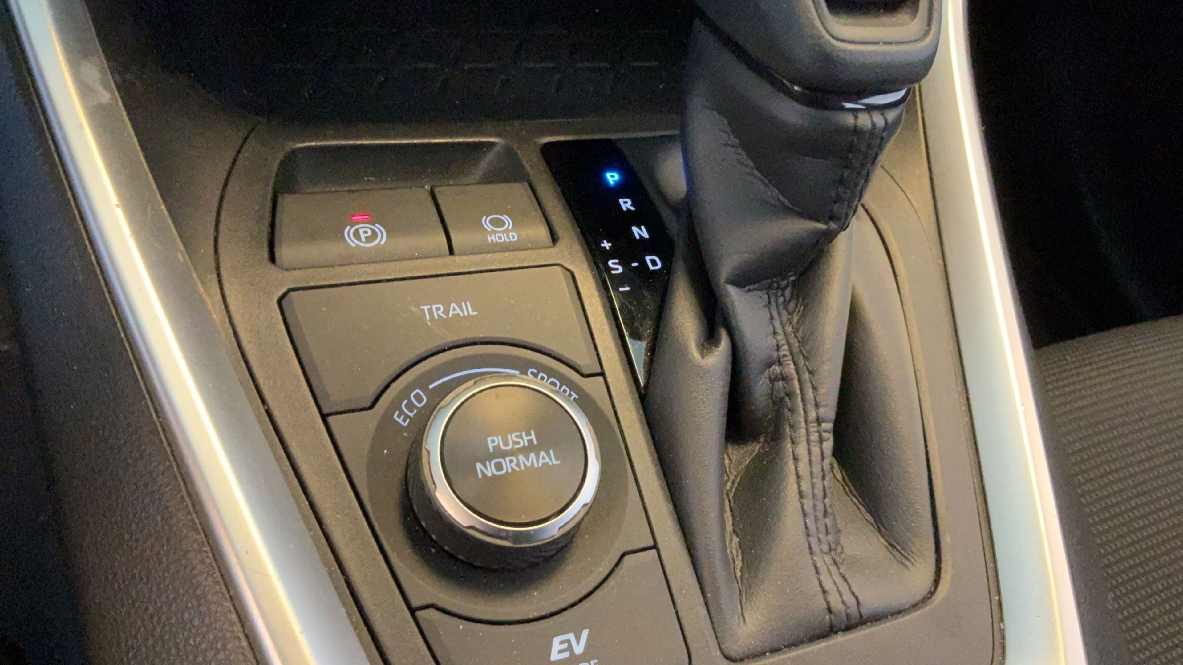 Certified 2024 Toyota RAV4 LE AWD/4WD image 15
