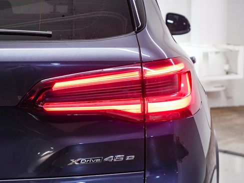 Used 2021 BMW X5 xDrive45e w/ M Sport Package AWD/4WD image 7