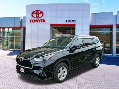 Certified 2023 Toyota Highlander LE image 12