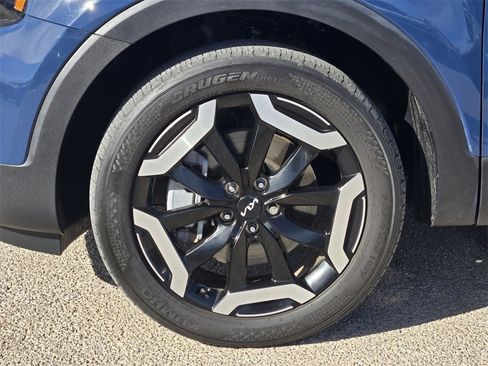 Certified 2024 Kia Telluride S w/ S Sunroof Package image 9