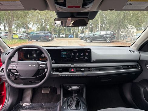 Used 2025 Kia K4 LXS image 27