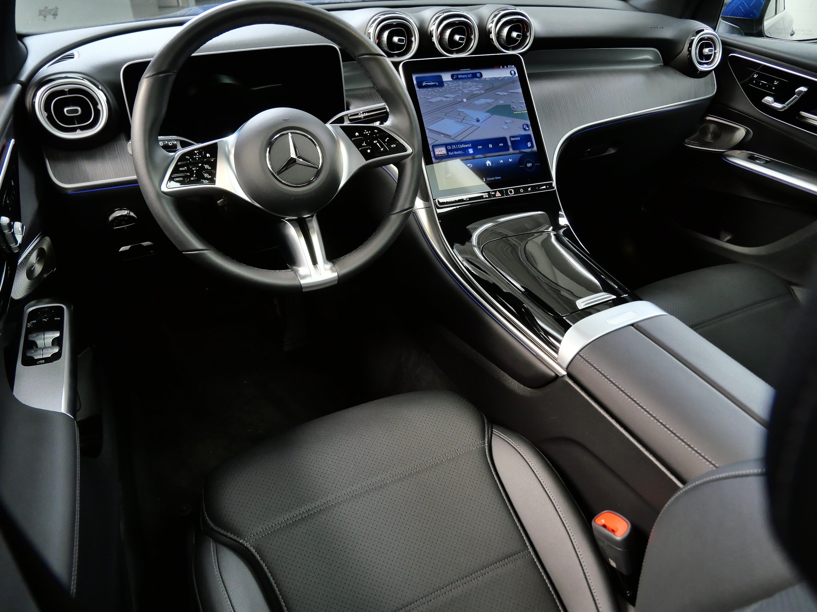Certified 2026 Mercedes-Benz GLC 300 4MATIC image 2