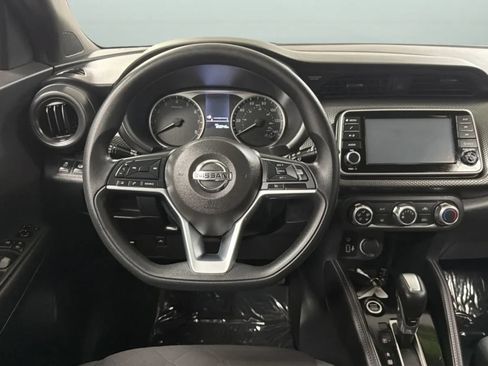 Used 2019 Nissan Kicks S FWD image 10