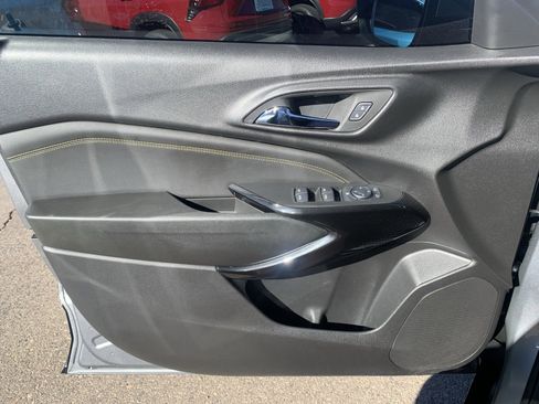 Used 2024 Chevrolet Trax LT w/ Driver Confidence Package image 11