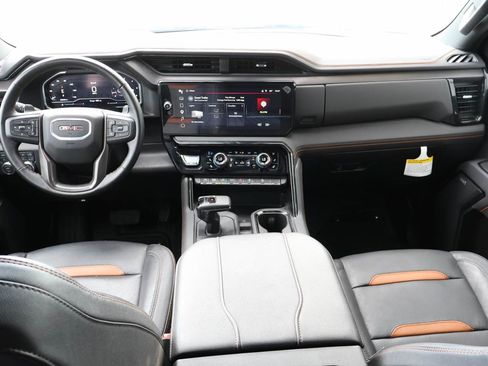 Used 2025 GMC Sierra 1500 AT4 AWD/4WD image 11