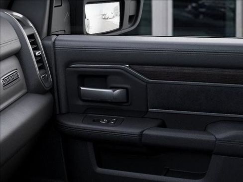 New 2026 RAM 2500 Laramie AWD/4WD image 25