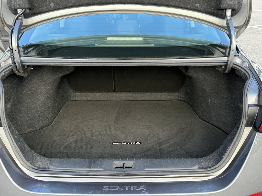 Used 2020 Nissan Sentra SV FWD image 30