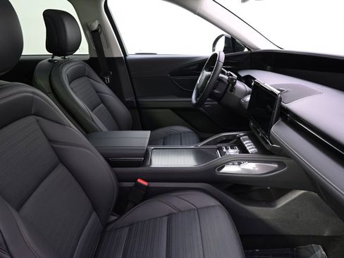 New 2026 Lincoln Nautilus Reserve AWD/4WD image 16