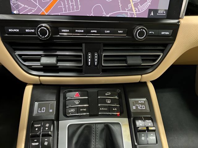 Used 2021 Porsche Macan AWD/4WD image 19