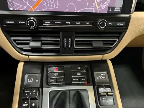 Used 2021 Porsche Macan AWD/4WD image 19