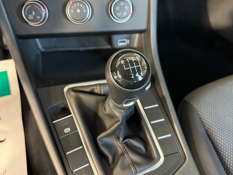 Used 2019 Volkswagen Jetta S w/ Driver Assistance Package FWD image 18