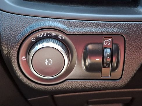 Used 2018 Buick Envision Preferred AWD/4WD image 27