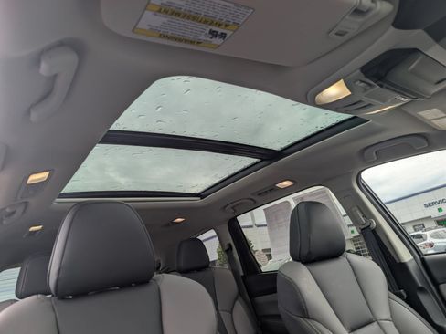 Certified 2025 Subaru Ascent Onyx Edition AWD/4WD image 32