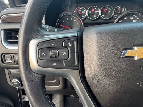 Used 2021 Chevrolet Suburban LT w/ Rear Media and Nav Package RWD image 13