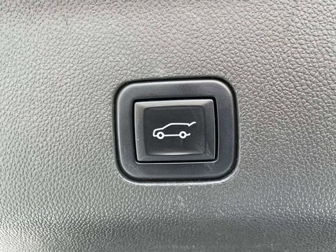 Used 2022 Cadillac Escalade ESV Sport Platinum w/ Heavy-Duty Trailer Package image 11