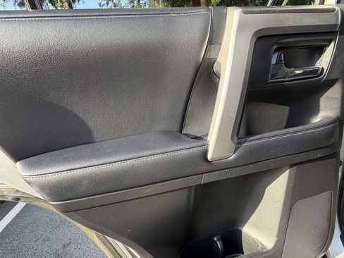 Used 2020 Toyota 4Runner SR5 Premium w/ Moonroof Package AWD/4WD image 31
