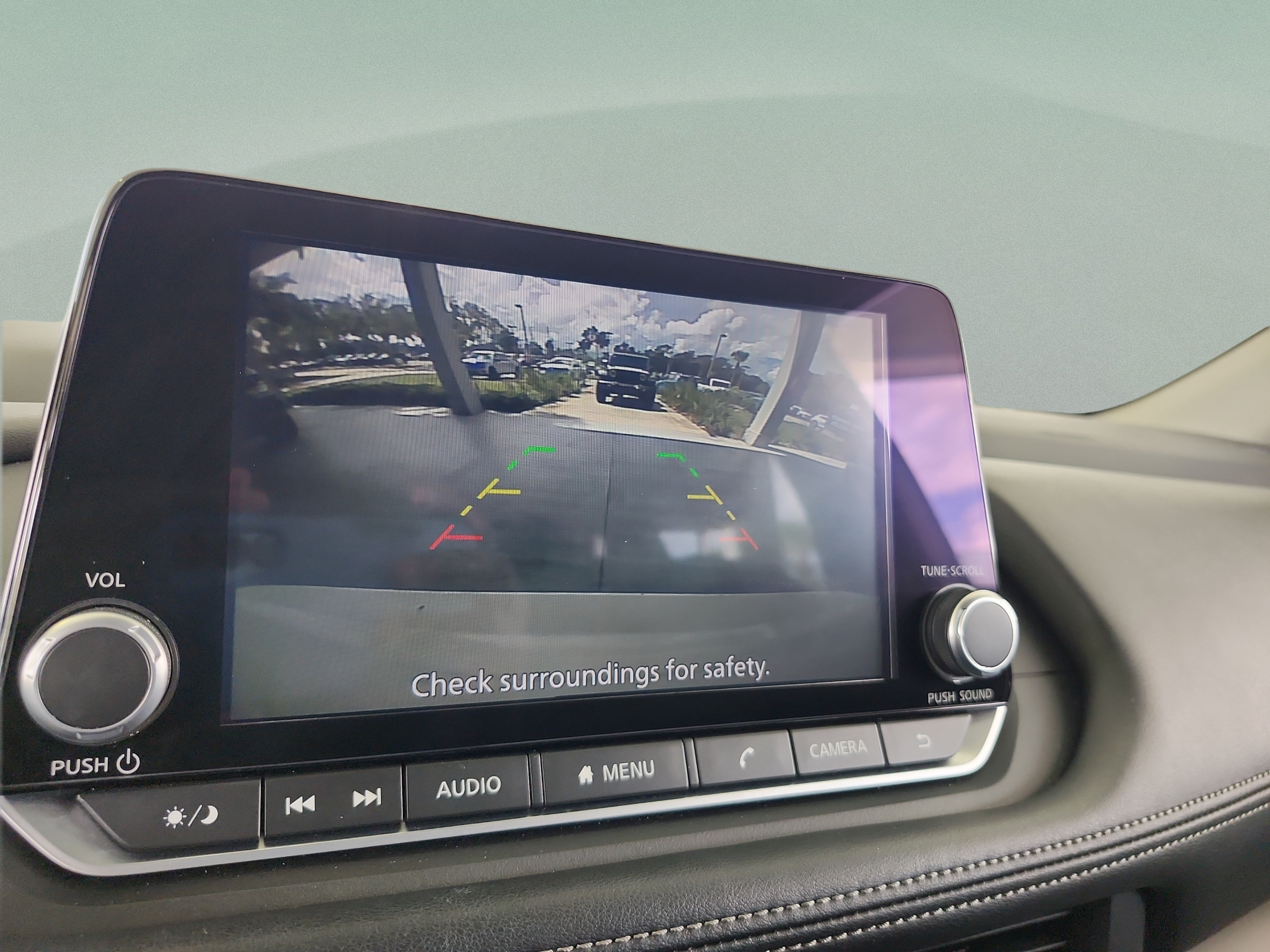 Used 2024 Nissan Rogue S FWD image 20