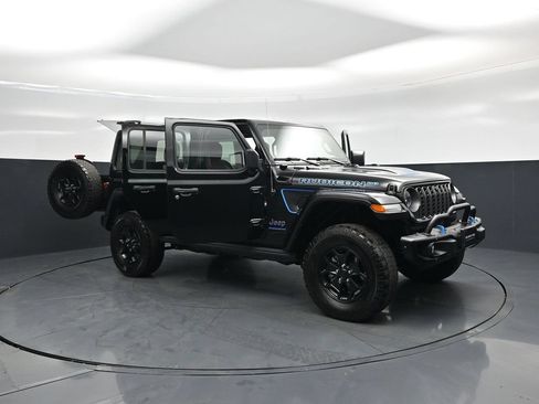 Used 2023 Jeep Wrangler Unlimited Rubicon 4xe AWD/4WD image 33