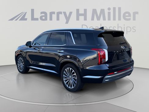 Used 2024 Hyundai Palisade Calligraphy AWD/4WD image 3