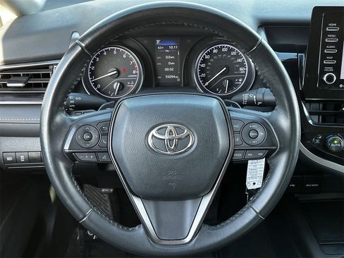 Used 2023 Toyota Camry SE image 11