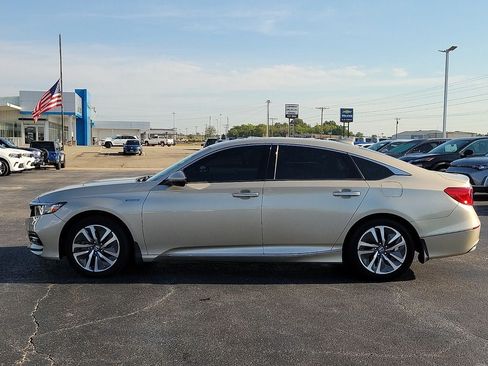 Used 2019 Honda Accord Touring image 3