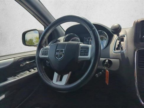 Used 2017 Dodge Grand Caravan GT FWD image 27