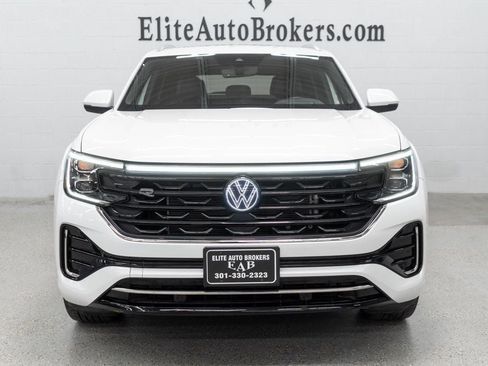 Used 2024 Volkswagen Atlas Cross Sport SEL R-Line AWD/4WD image 3
