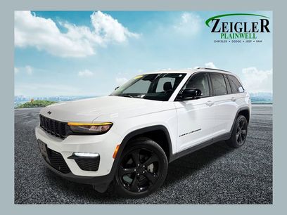 Used 2023 Jeep Grand Cherokee Limited w/ Luxury Tech Group II