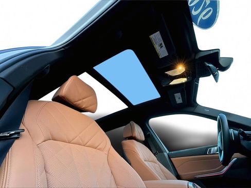 Used 2026 BMW X5 xDrive50e w/ Climate Comfort Package image 27