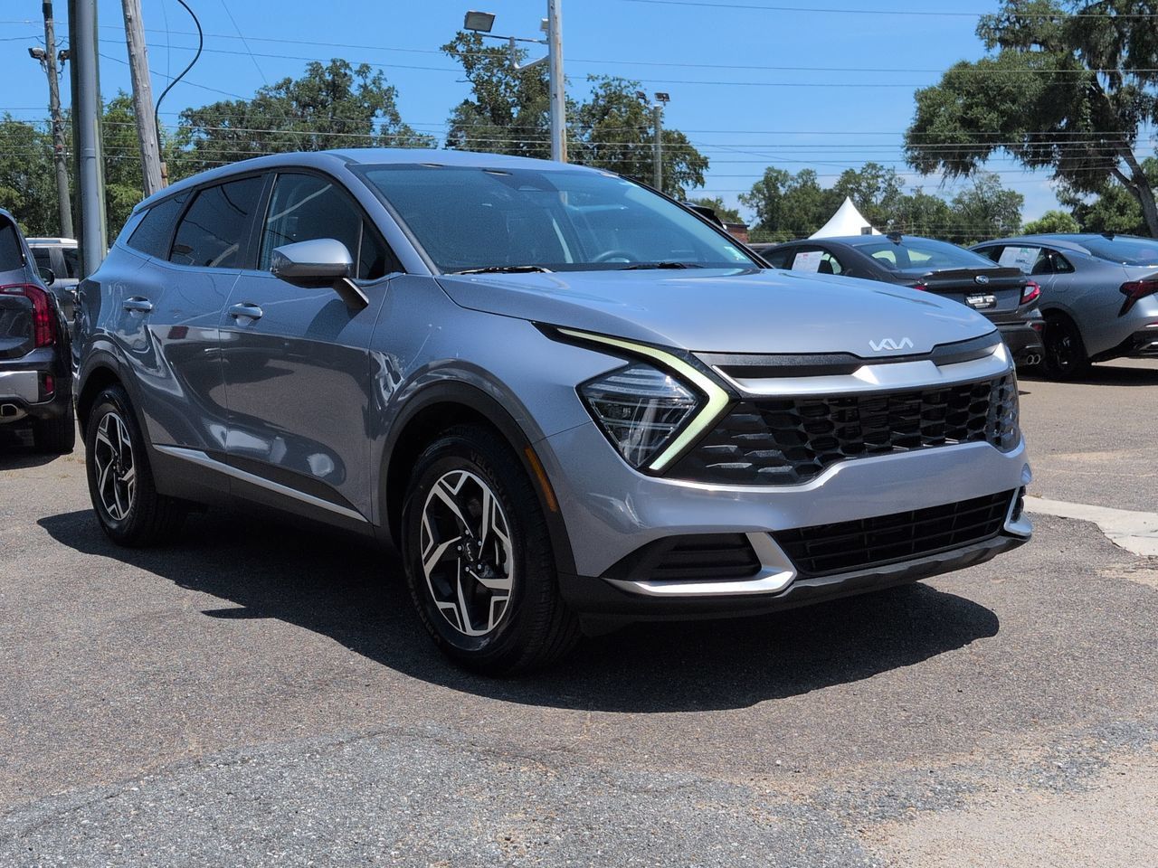 Certified 2025 Kia Sportage LX FWD image 3