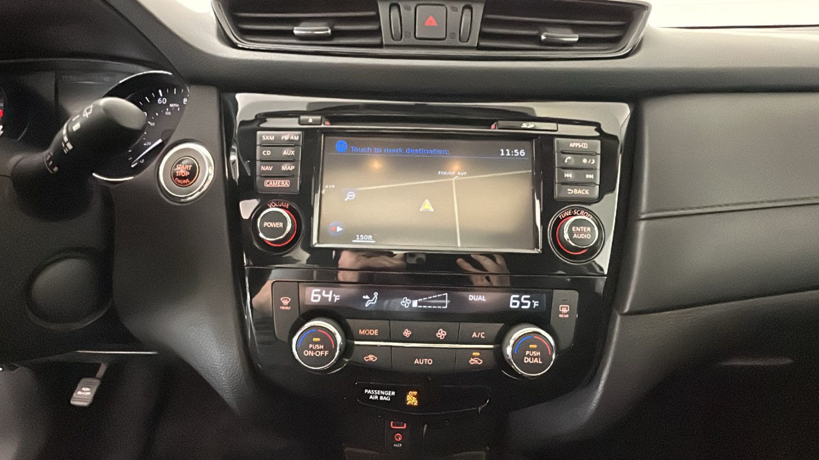 Used 2017 Nissan Rogue SV AWD/4WD image 28