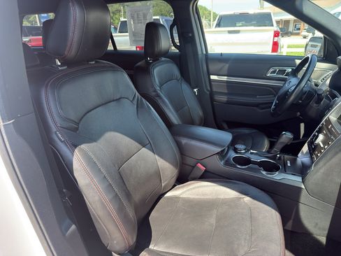 Used 2019 Ford Explorer Sport AWD/4WD image 19
