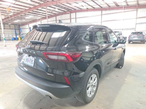 Used 2025 Ford Escape Active AWD/4WD image 9
