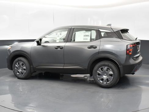 Used 2025 Nissan Kicks S image 5