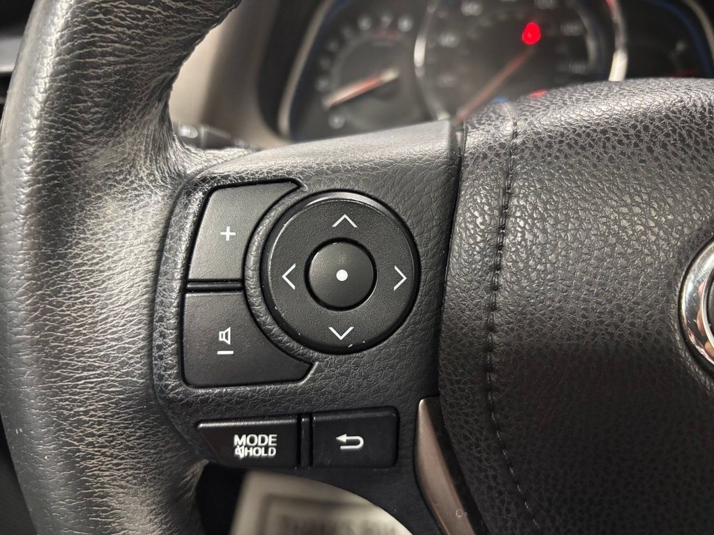 Used 2015 Toyota RAV4 Limited w/ Technology Package AWD/4WD image 19