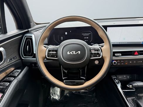 Used 2025 Kia Sorento SX Prestige w/ Olive Brown Leather Package image 12