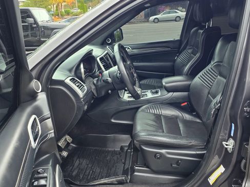 Used 2018 Jeep Grand Cherokee SRT image 10