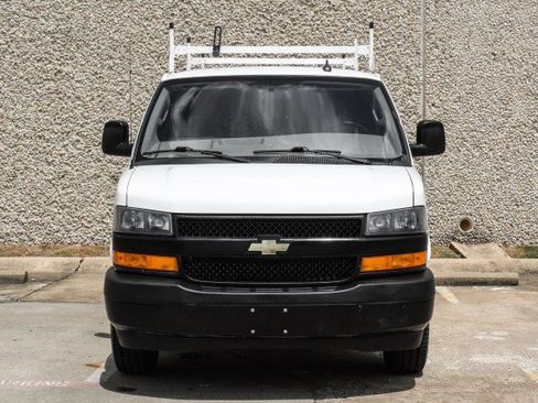 Used 2021 Chevrolet Express 2500 w/ Driver Convenience Package image 7