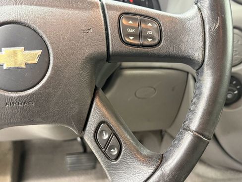 Used 2008 Chevrolet TrailBlazer LT w/ Sun And Sound Package RWD image 27
