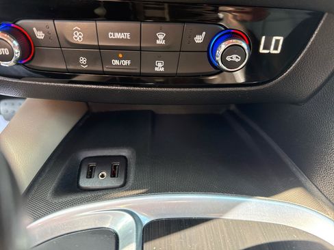 Used 2019 Buick Enclave Essence AWD/4WD image 23