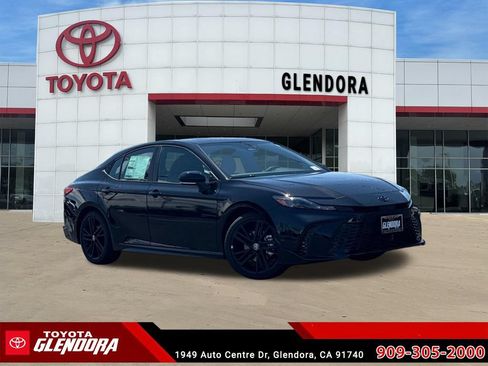 New 2026 Toyota Camry Hybrid FWD image 1