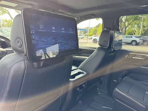 New 2026 Chevrolet Suburban Premier AWD/4WD image 13