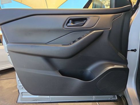 Used 2024 Nissan Rogue S FWD image 23