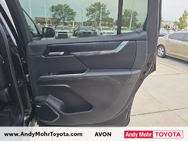 Used 2024 GMC Acadia Elevation w/ Luxury Package AWD/4WD image 34