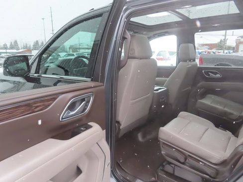 Used 2022 Chevrolet Tahoe LT w/ Luxury Package AWD/4WD image 21