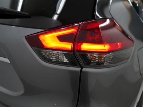 Used 2020 Nissan Rogue SV AWD/4WD image 57