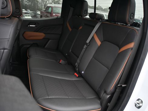 Used 2024 GMC Canyon AT4 w/ AT4 Premium Package image 11