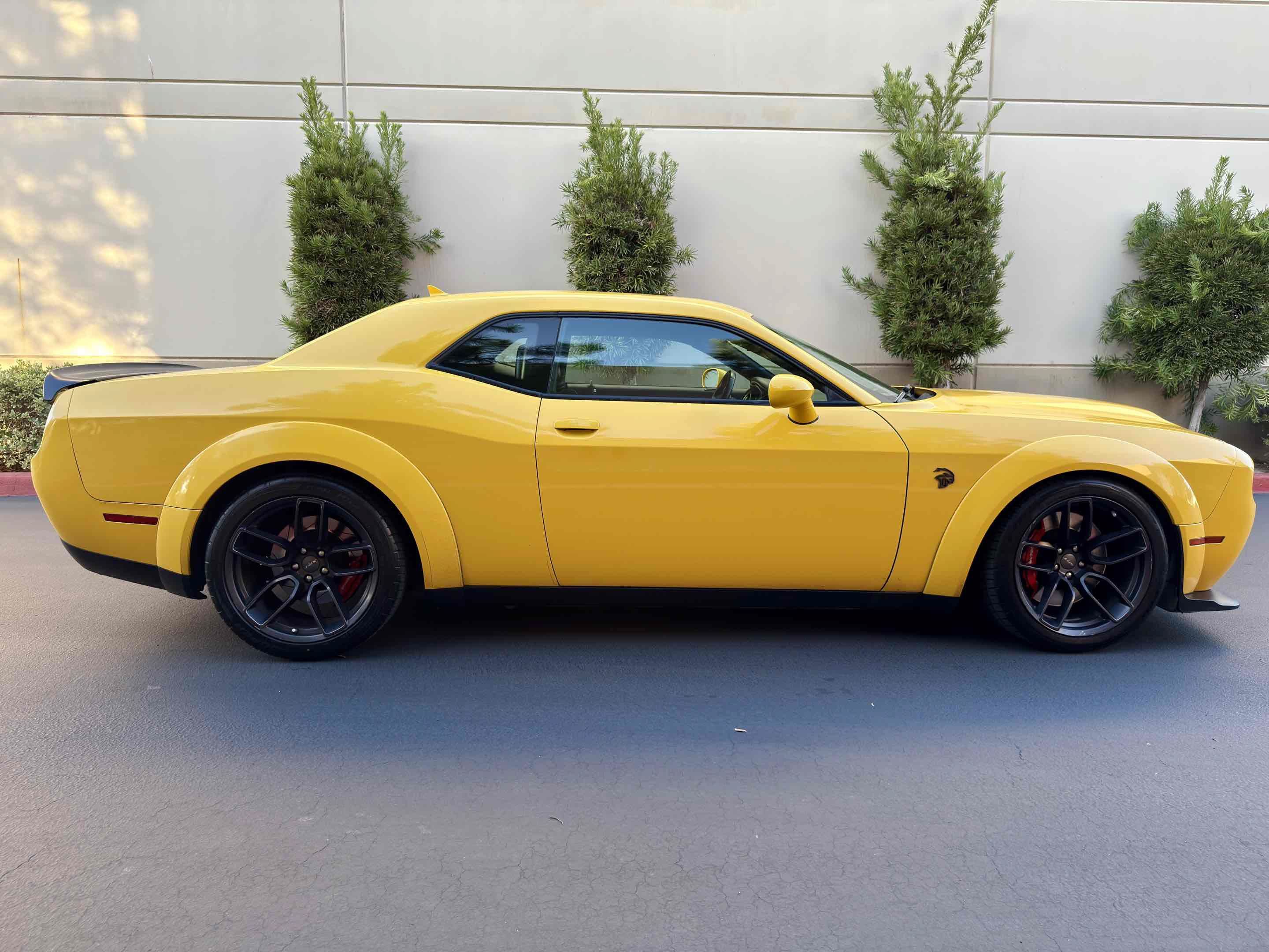 Used 2019 Dodge Challenger SRT Hellcat w/ Widebody Package RWD image 19